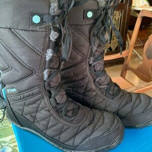 Columbia Youth (size 5) Quilted Black Winter Boots